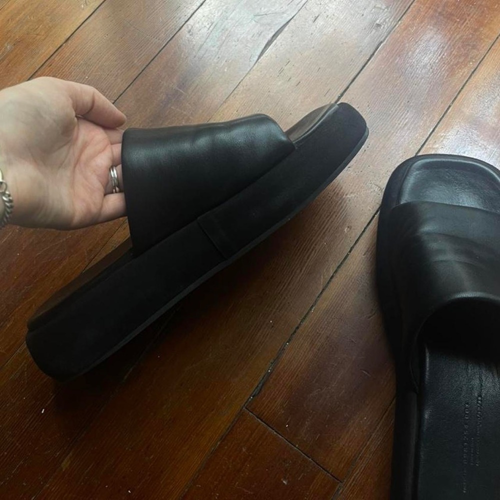 Arket slides